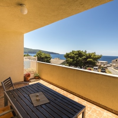 apartman plavi, balkon i pogled na more
